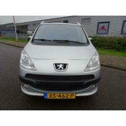 Peugeot 1007 1.4 Sesam Urban (bj 2003)