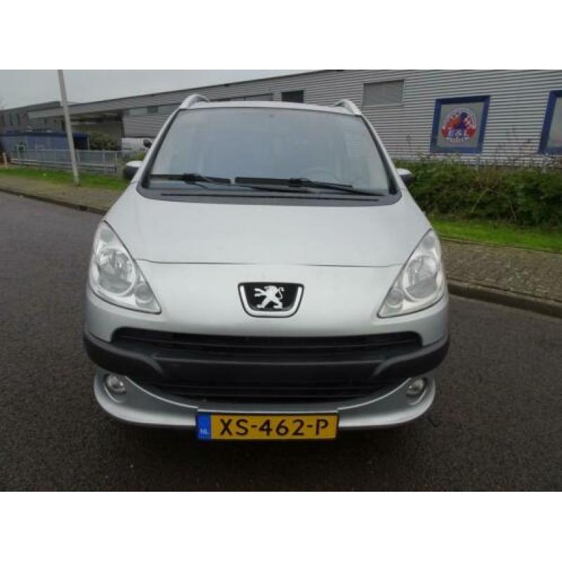 Peugeot 1007 1.4 Sesam Urban (bj 2003)