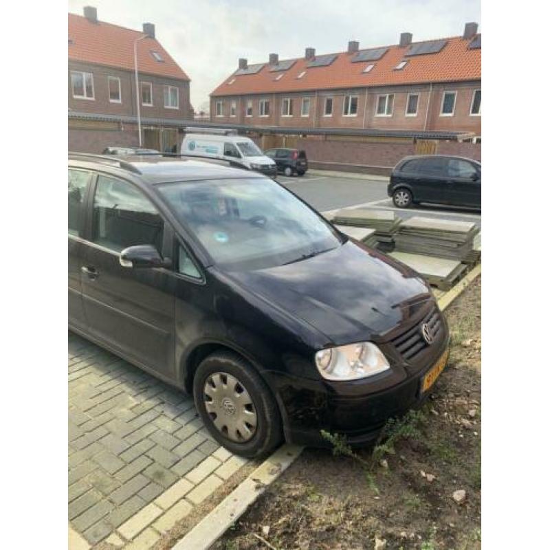 Volkswagen Touran 1.6 85KW AUT 2004 Zwart