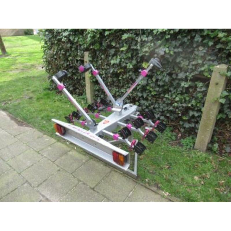 Fietsendrager Spinder Condor. Voor 3 fietsen. kantelbaar