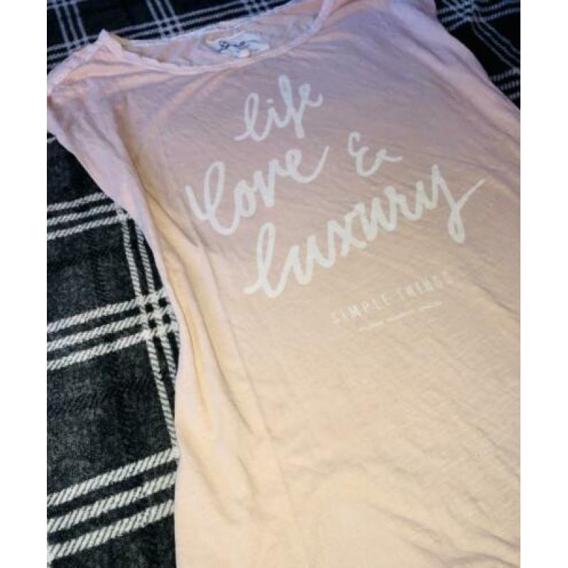 Roze shirt ?? Maat M, ZGAN. Aanrader.