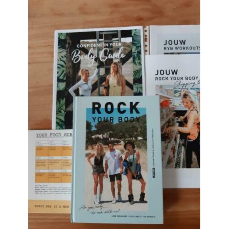 Drie boeken van The Green Happiness met e books.