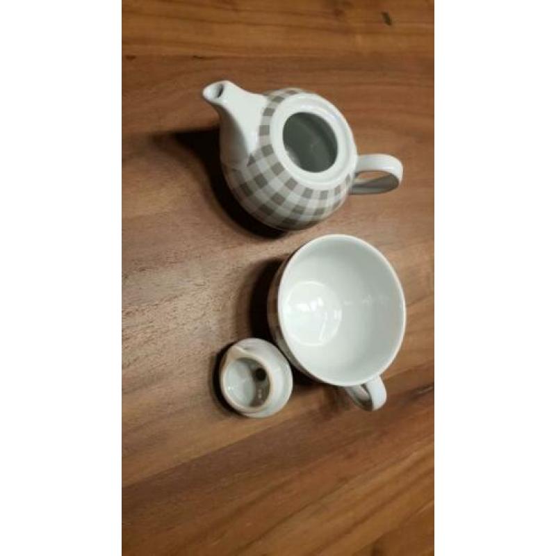 Theepot en kopje uit Barcelona