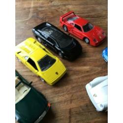 Maisto auto’s schaal: 1/38. 8 stuks.