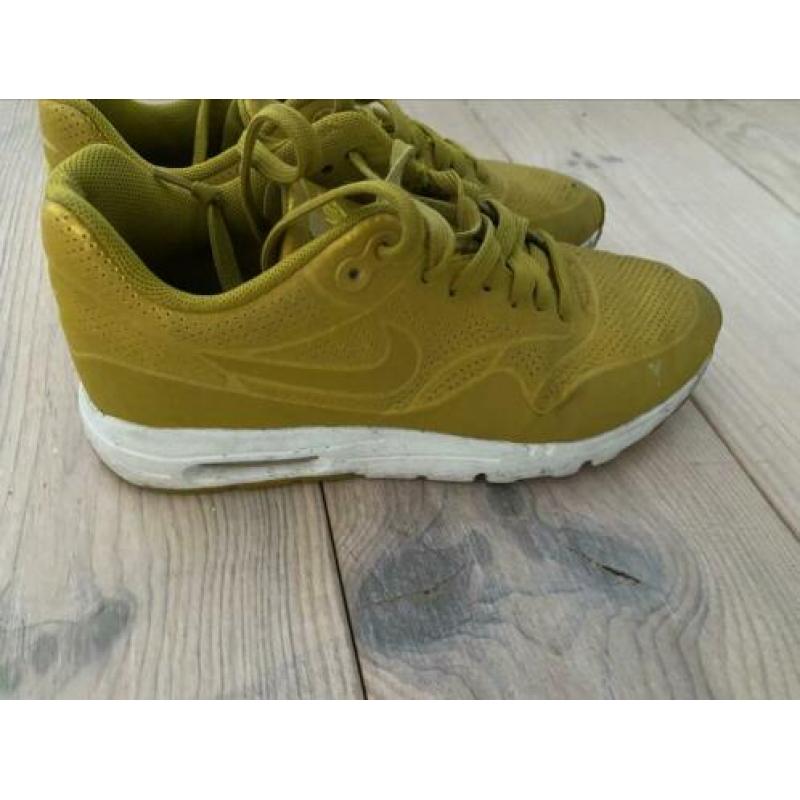Nike air Max geel maat 38