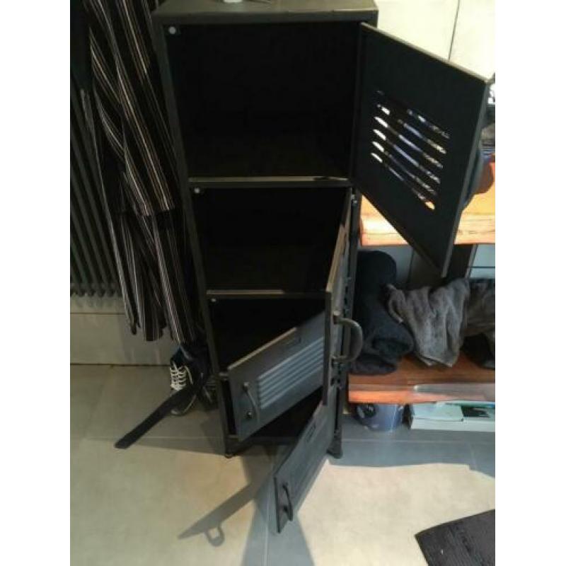 Metalen zwarte locker kast met 4 lockers