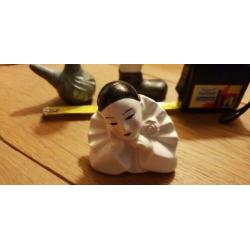 Pierrot,eend,duif,vaas,poppenvoet fraaie beeldjes en VINTAGE