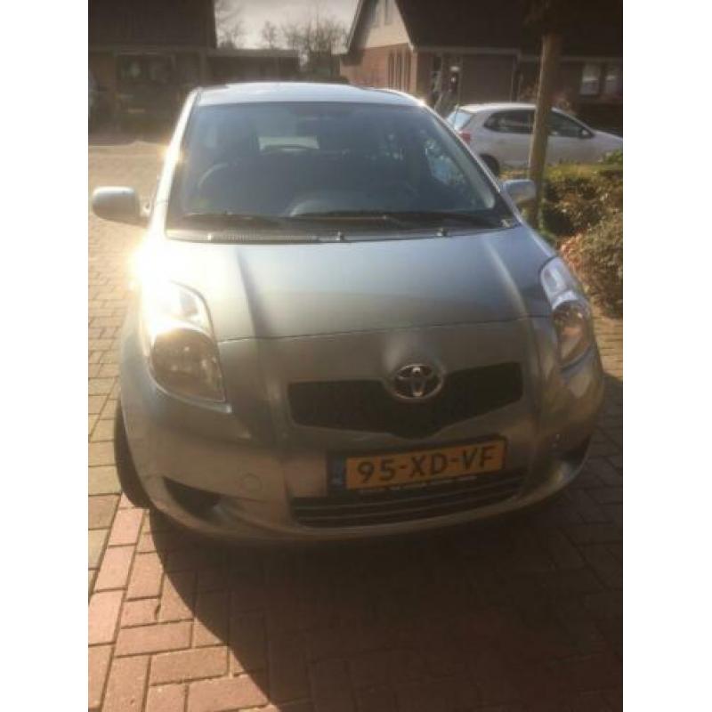 Toyota Yaris 1.3 16V Vvt-i 5DR SOL MMT 2007 Grijs