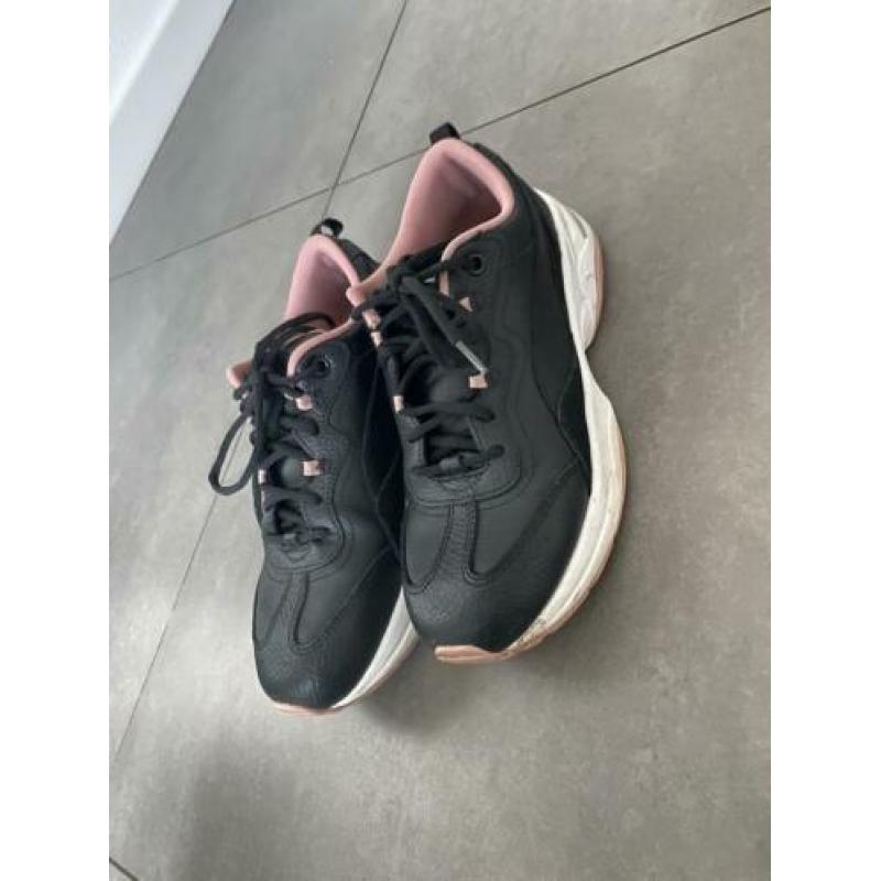 Adidas licht roze/zwart/ wit sneakers maat 41