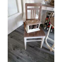 Brocante decoratieve meubeltjes