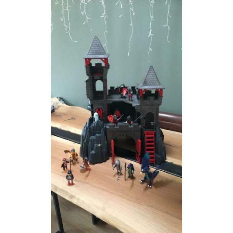 Playmobil ridder kasteel met bijhorend poppetjes