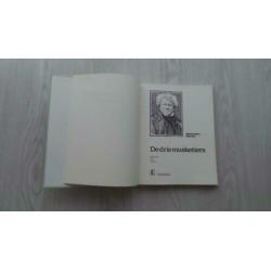 De Drie Musketiers door Alexandre Dumas Uitgeverij Lekturama