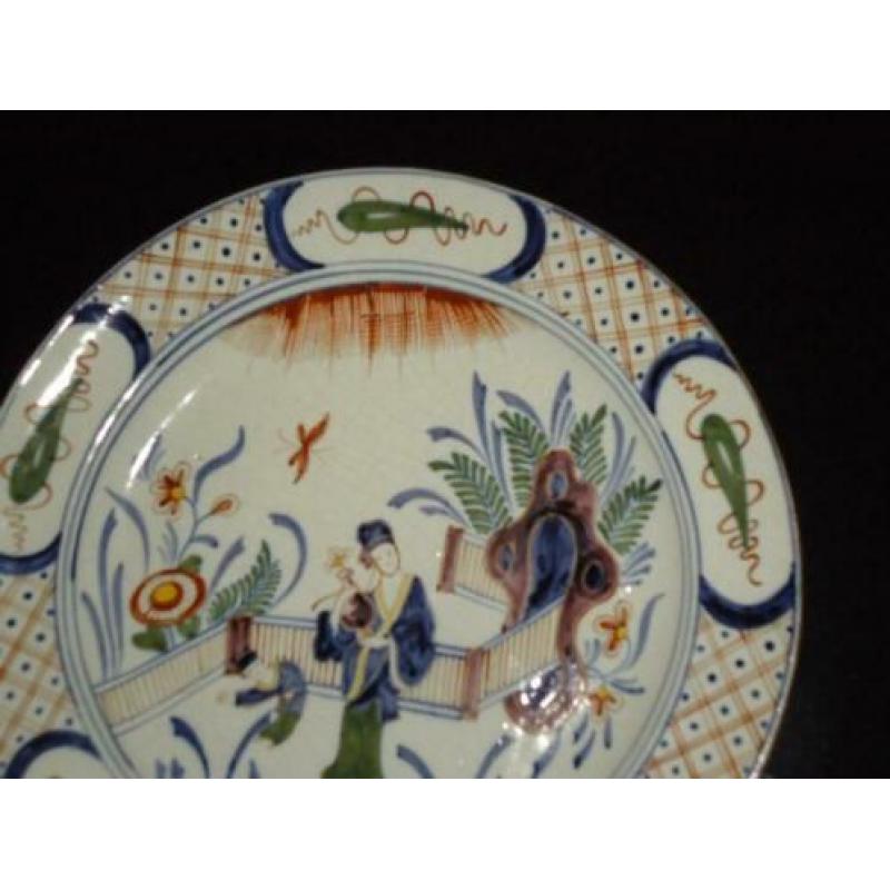 18°C. polychrome Delft Chinese decor earthenware mangaan