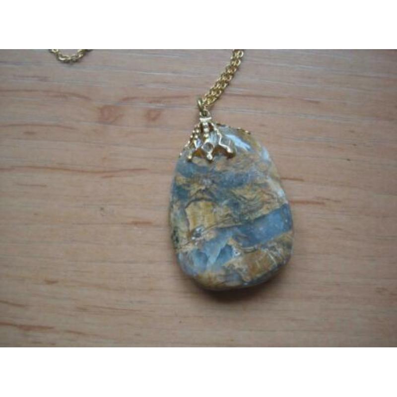 Ketting met steen