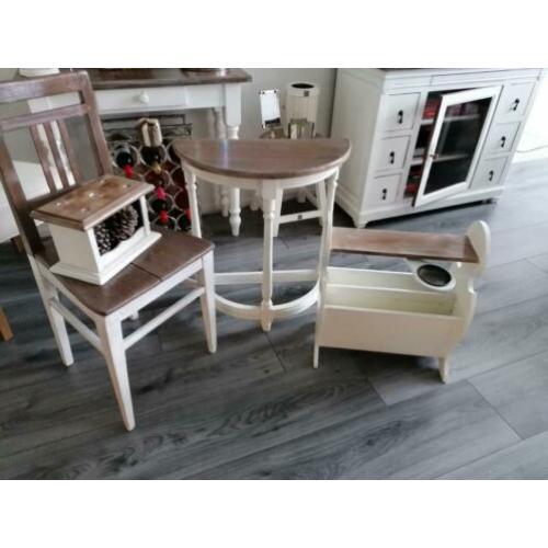 Brocante decoratieve meubeltjes