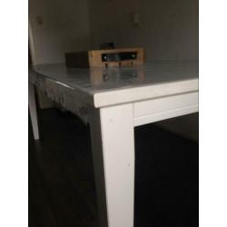 Witte eettafel