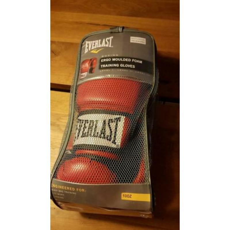 Everlast bokshandschoenen. Maat 10 ounce. Zo goed als nieuw.