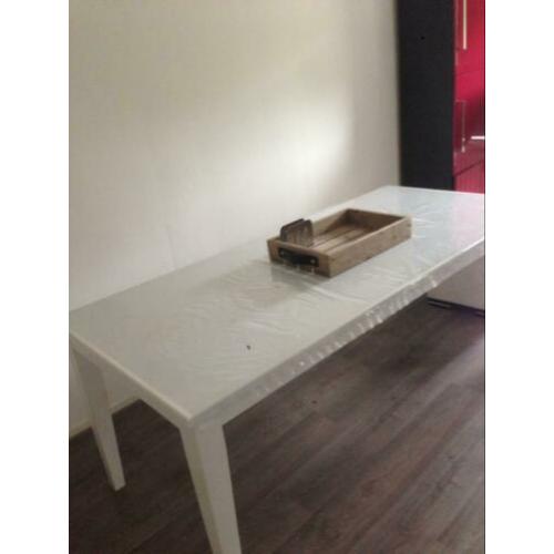 Witte eettafel