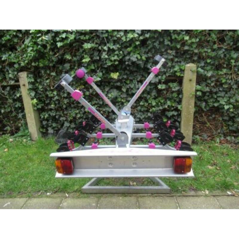 Fietsendrager Spinder Condor. Voor 3 fietsen. kantelbaar