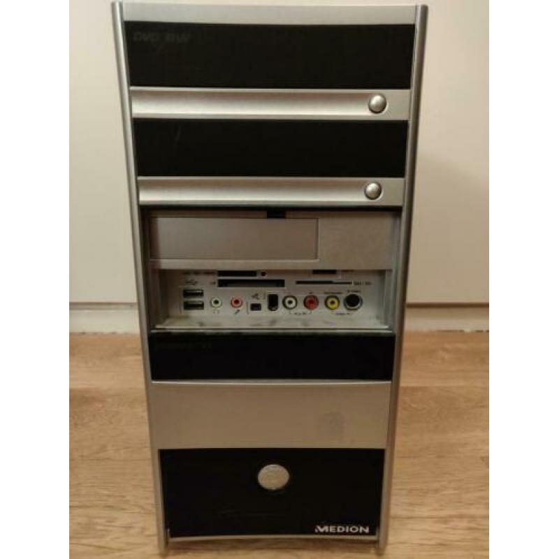 PC Medion MT7. Geen harde schijf. Met voeding.