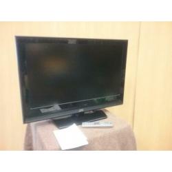 Nette Televisie JVC 32 INCH LCD met afstandbediening
