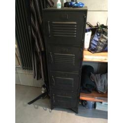 Metalen zwarte locker kast met 4 lockers