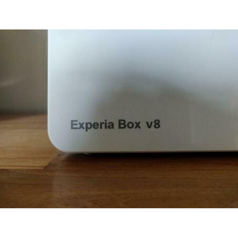 Experia box V8