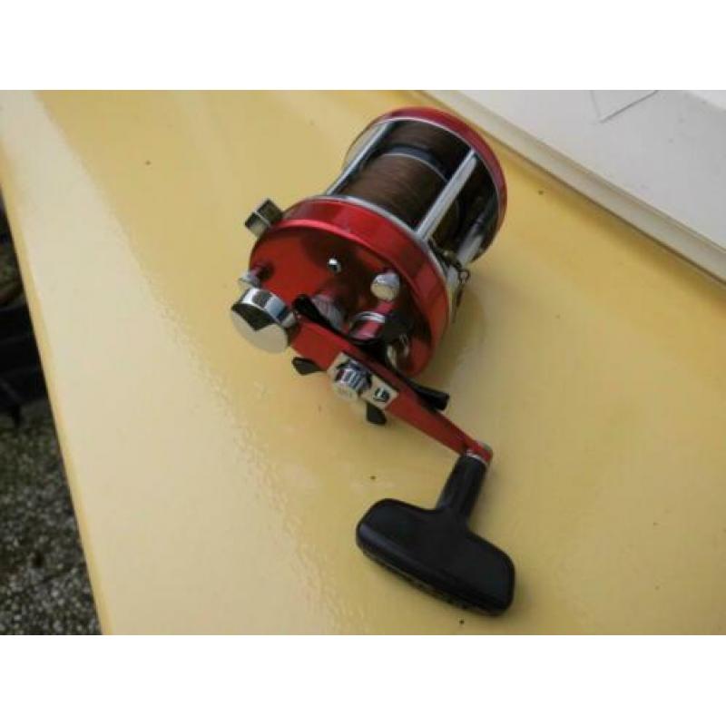 Te koop Abu 7000 reel rechtshandig