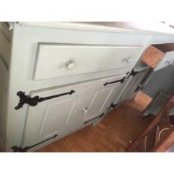Solide houten dressoir (gratis op te halen)