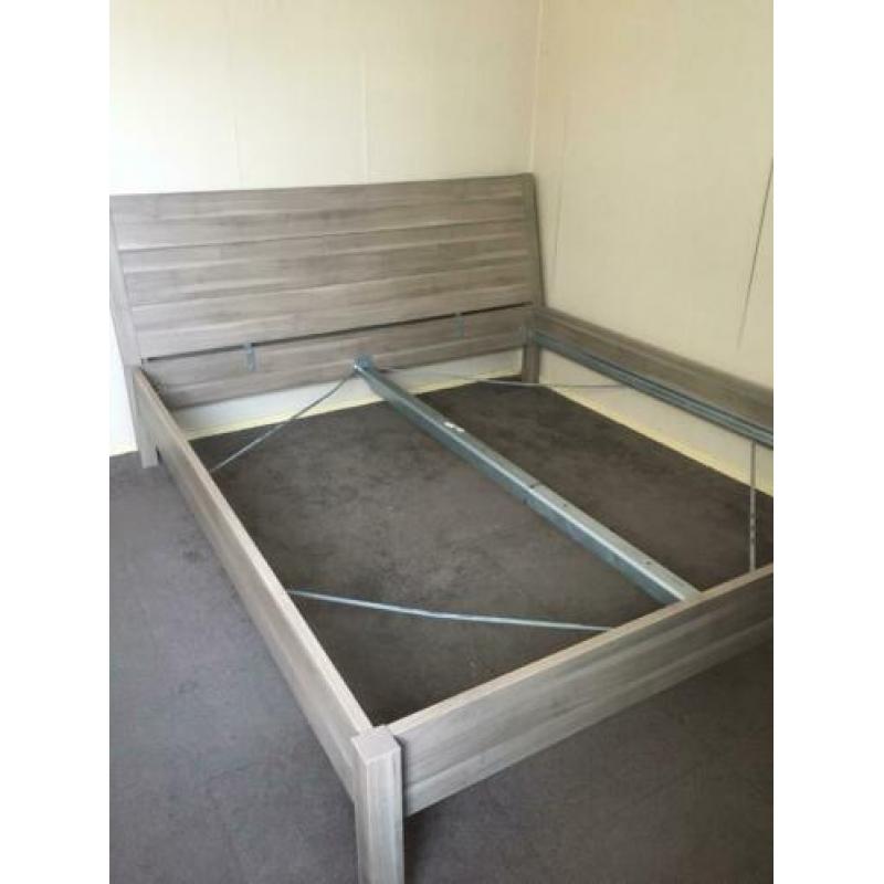 Ikea NYVOLL bedframe 180x200