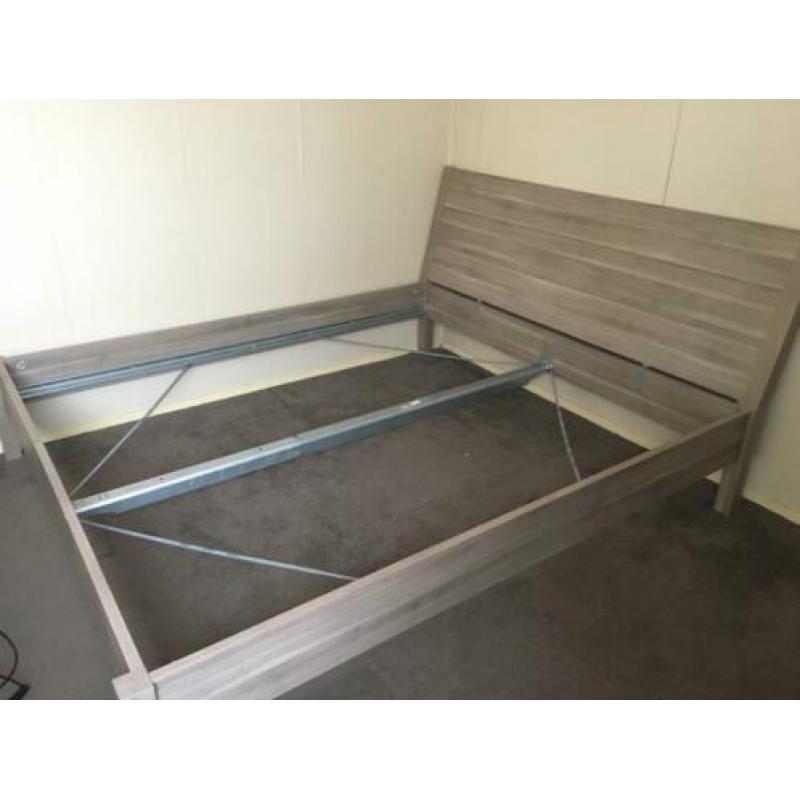 Ikea NYVOLL bedframe 180x200