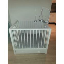 Box met lade, inclusief boxkleed en Nijntje muziek mobiel