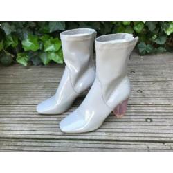 PUBLIC DESIRE grijze lak boots met roze hak maat 39