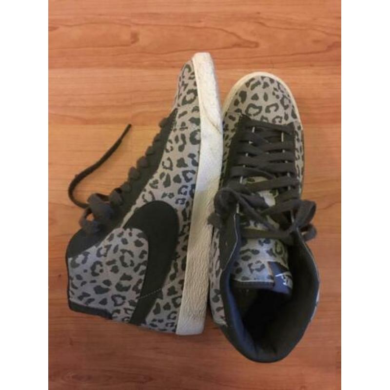 Verschillende schoenen maat 41