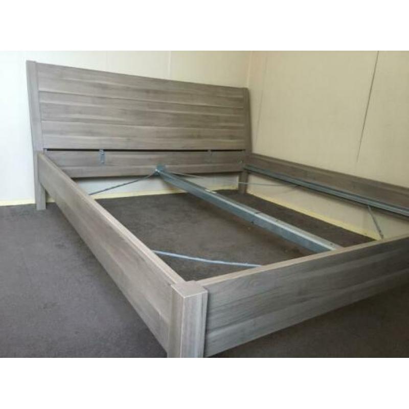Ikea NYVOLL bedframe 180x200