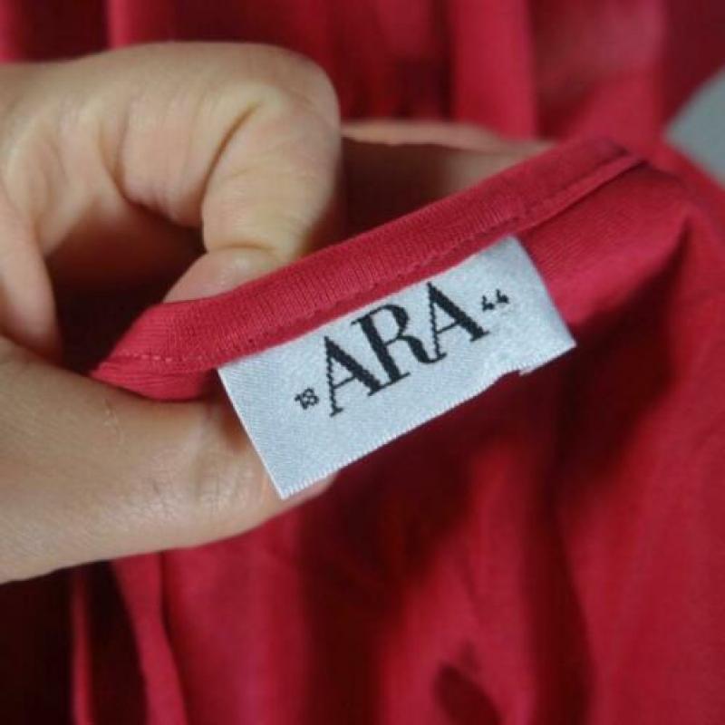 Rood katoenen dames t-shirt.Mt XL.Merk Ara