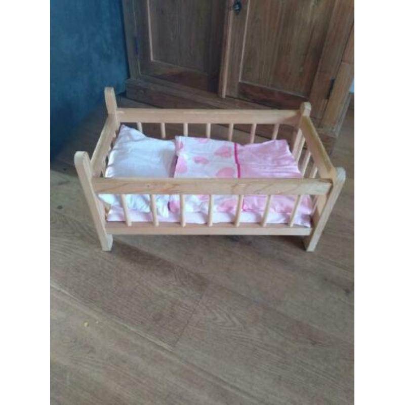 houten poppenbed