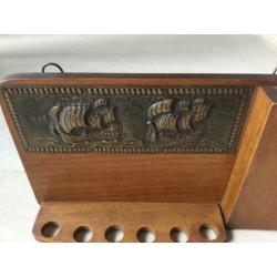 Vintage pijpenrekje met 2 mooie pijpen in prima staat
