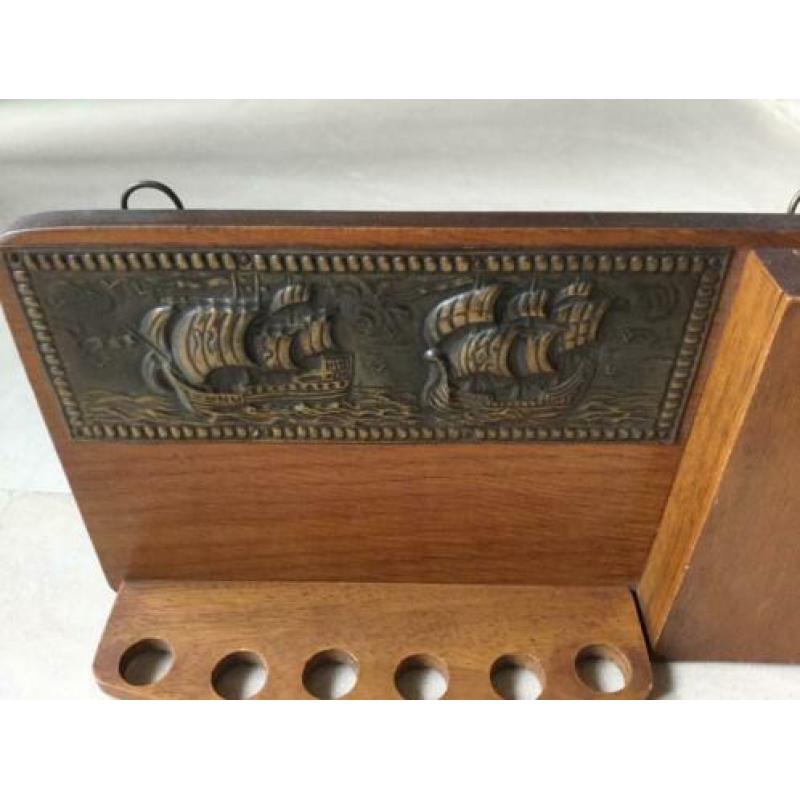 Vintage pijpenrekje met 2 mooie pijpen in prima staat