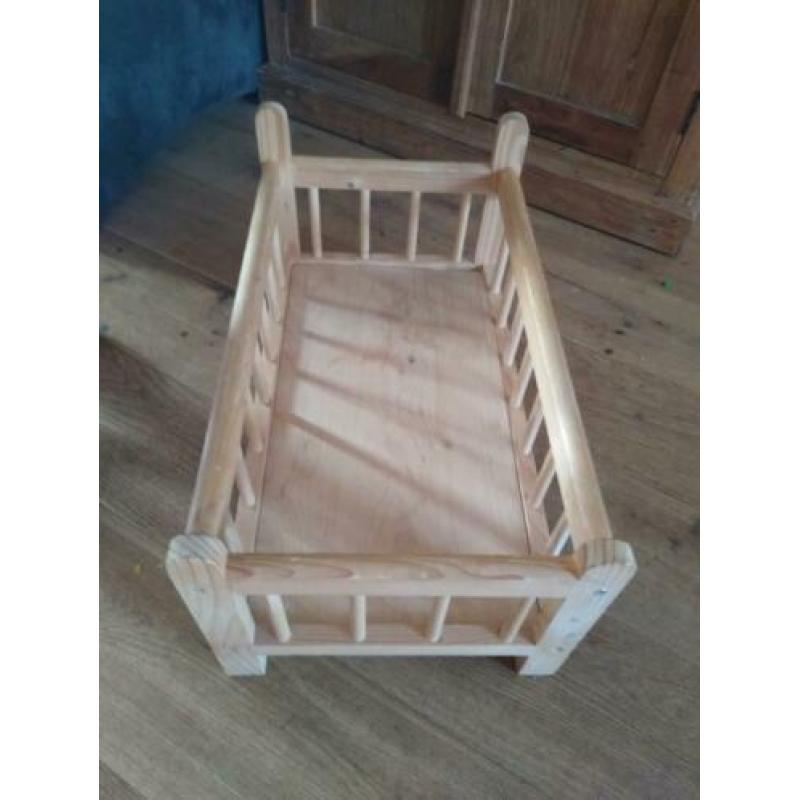 houten poppenbed