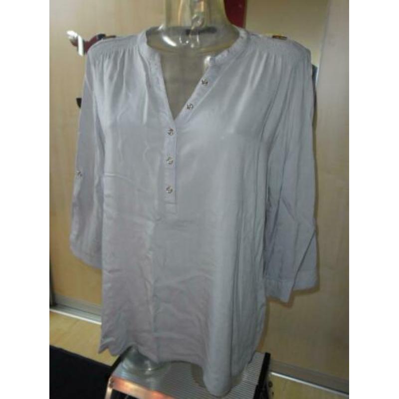 Mooie nieuwe blouse mt 44