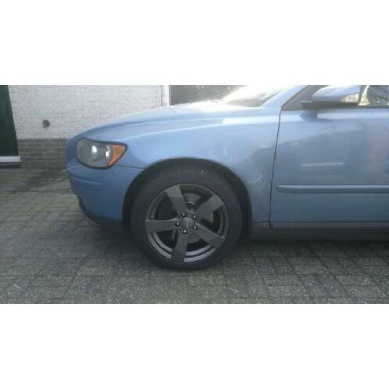 Dezent velgen met banden, TD Matt graphite 17" 5x108 Volvo