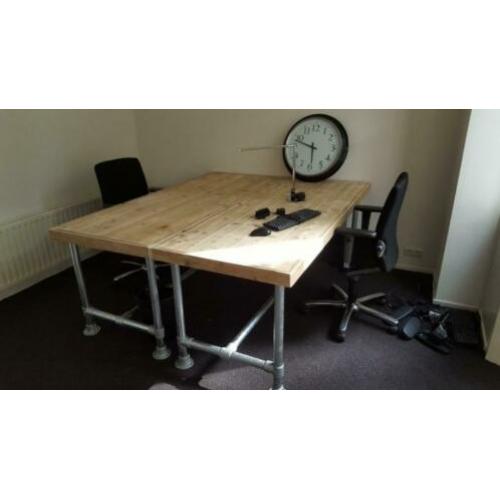 Bureau, vergadertafel industrieel van steigerhout met staal