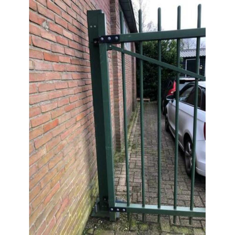 Hekwerk, groen, groot en solide