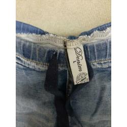 Jog jeans met elastische band ,bies op de pijp mt L