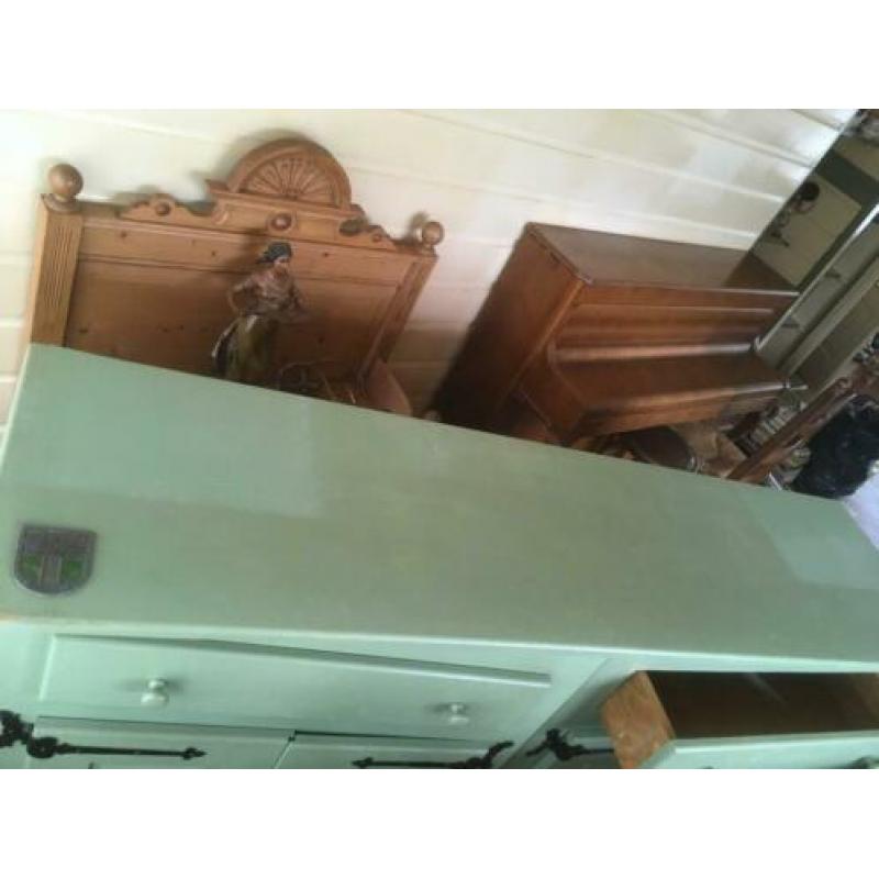 Solide houten dressoir (gratis op te halen)