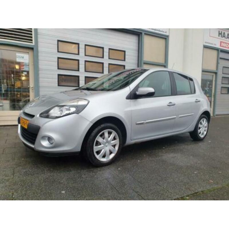 Renault Clio 1.2 Authentique 5drs Airco ElecRam CrusCtrl bj