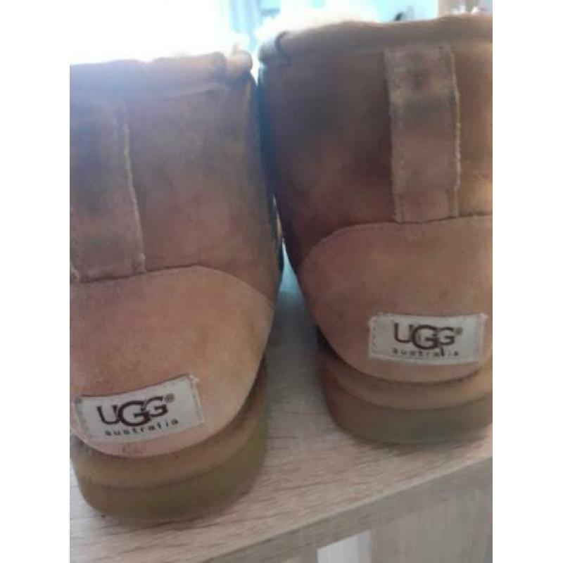 ugg's gebruikt maat 37. Doe een leuk bod en ze zijn van jou.