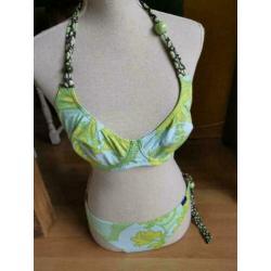 Cyell super mooie bikini met kralen cup B en mt M ZGAN