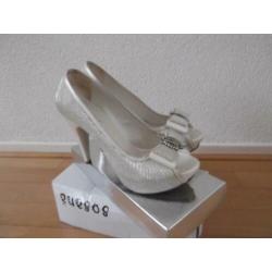Trouwschoenen trouwschoenen. 1 keer gedragen maat 38